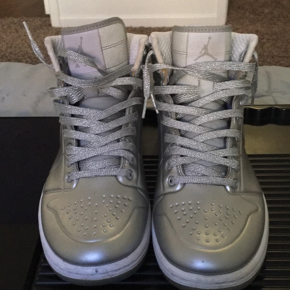 Jordan 1 anodized “foamposite”